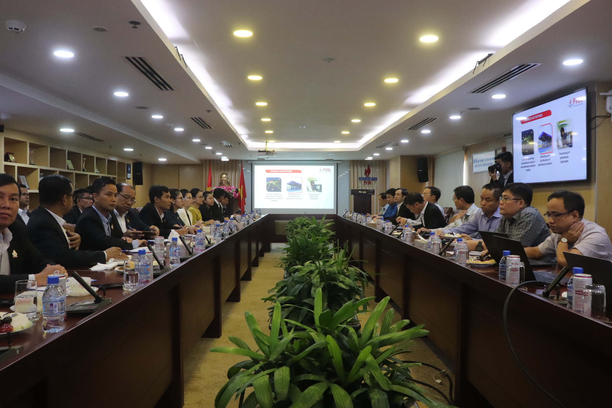 Đoàn cán bộ Thanh tra Campuchia thăm, làm việc tại Tổng Công ty Dầu Việt Nam (PVOIL)