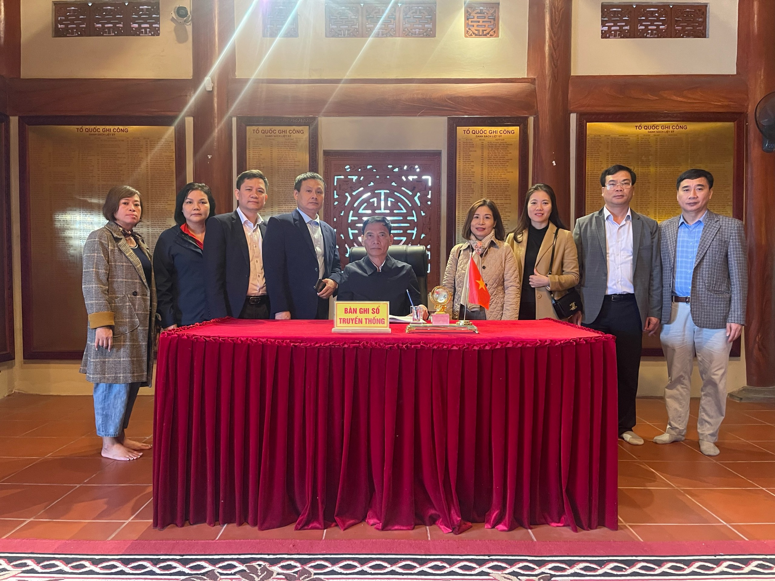 Trường Cán bộ Thanh tra tặng quà khuyến học cho học sinh nghèo vượt khó tại tỉnh Hà Giang