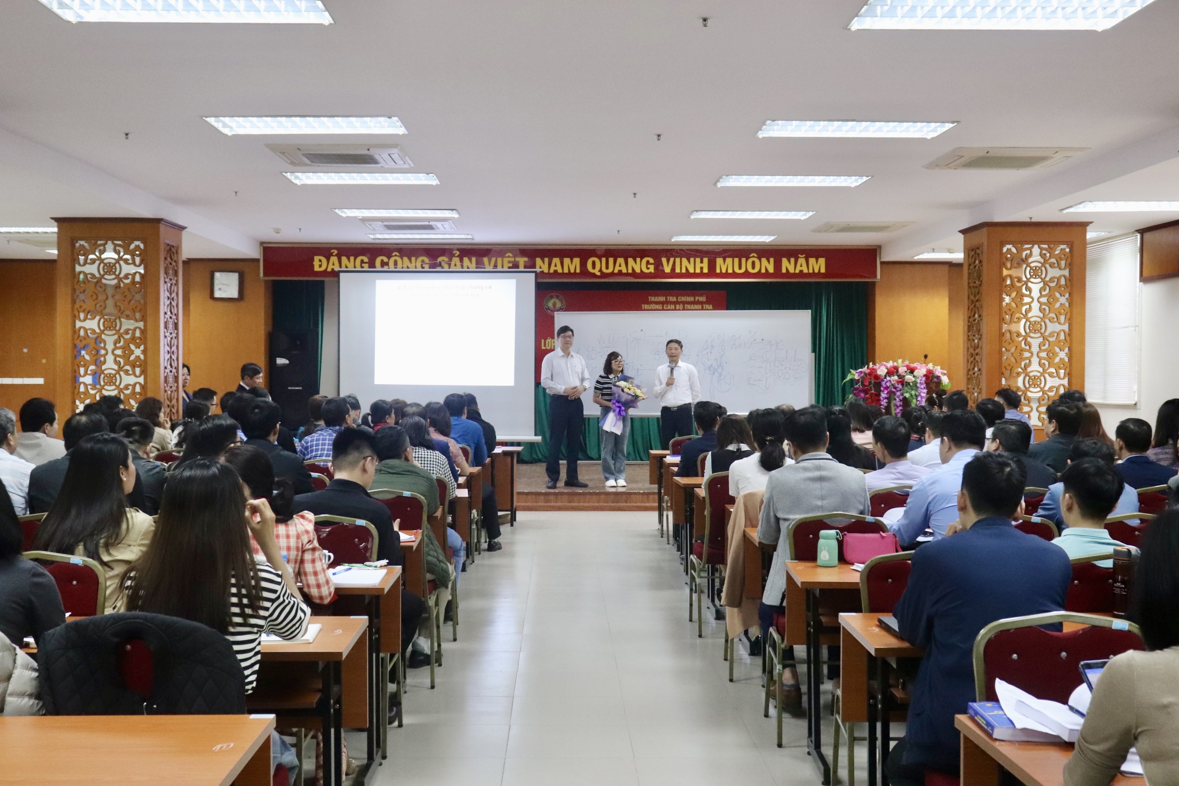 Trường Cán bộ Thanh tra chúc mừng  Ngày Quốc tế phụ nữ 8-3