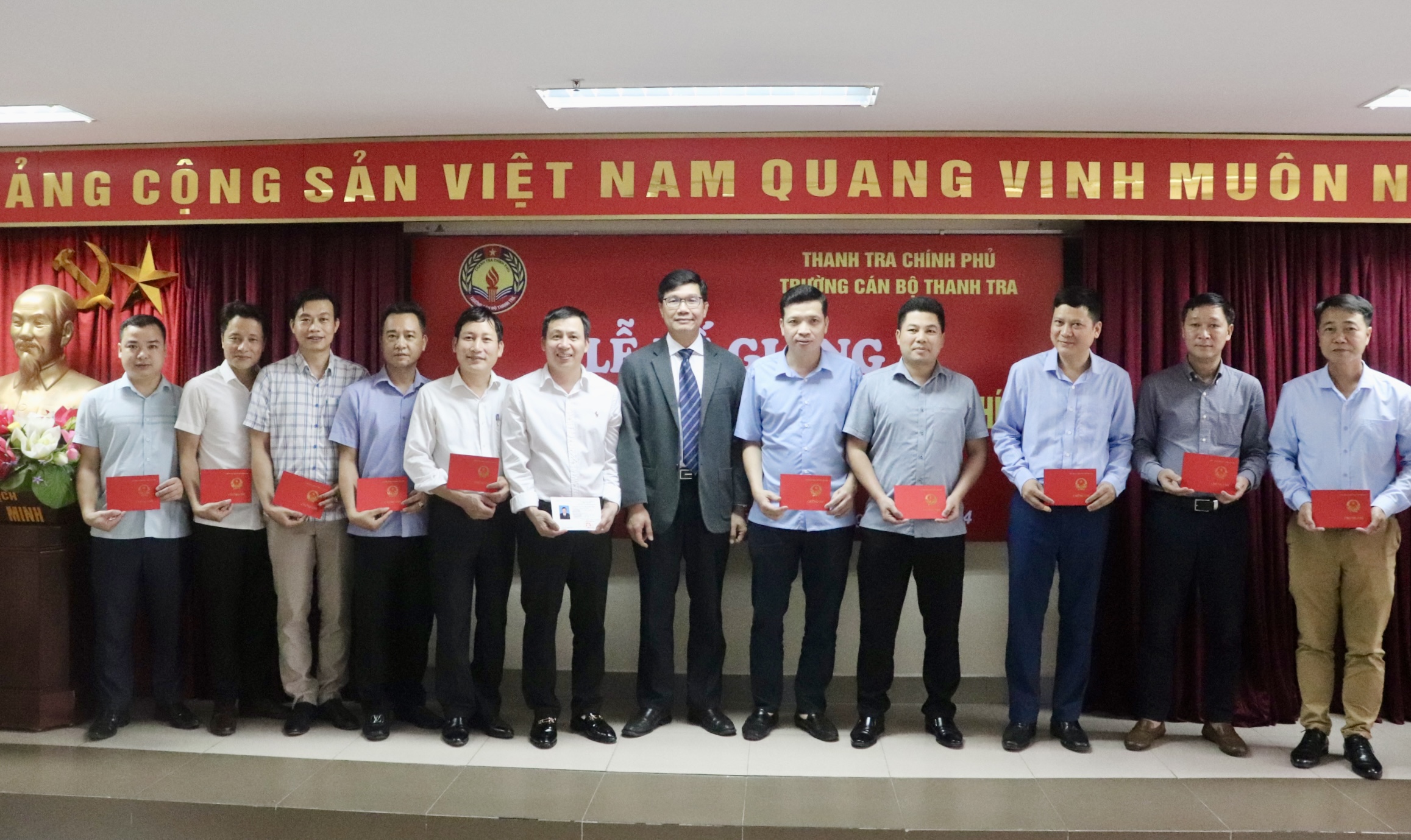 Bế giảng lớp Bồi dưỡng nghiệp vụ Thanh tra viên chính Khóa 02 năm 2024