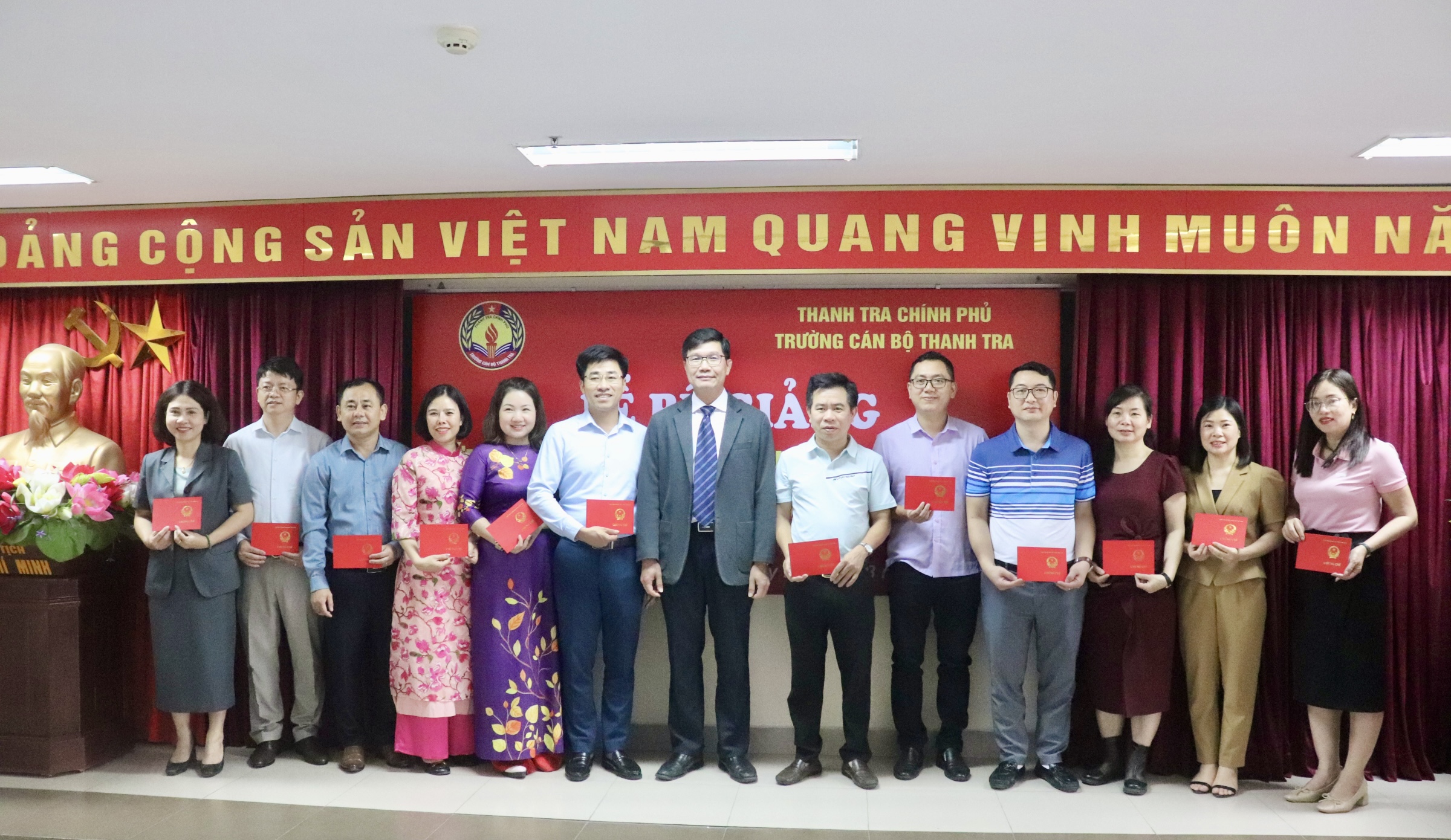 Bế giảng lớp Bồi dưỡng nghiệp vụ Thanh tra viên chính Khóa 02 năm 2024