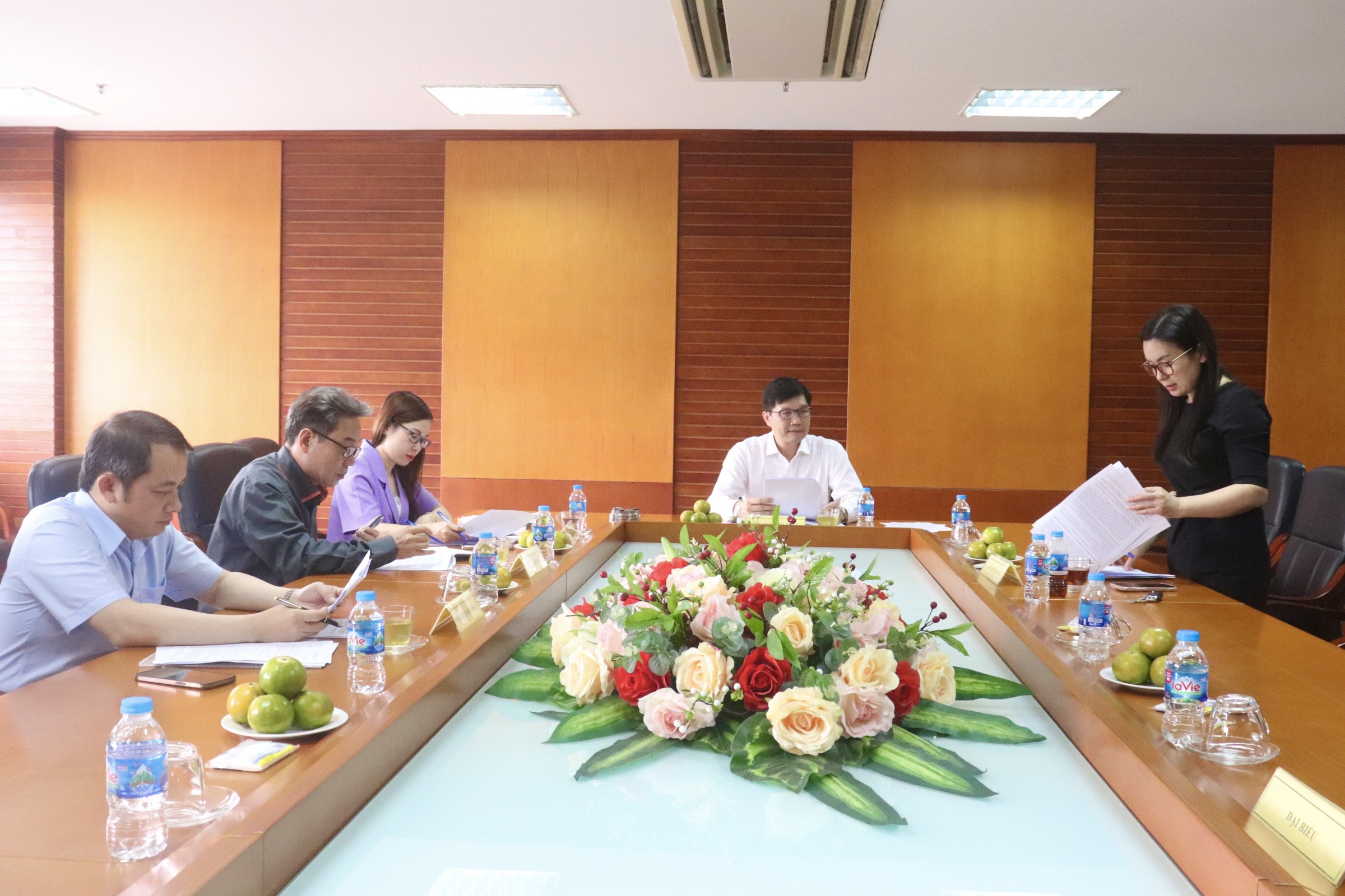 Thẩm định thuyết minh 02 đề tài khoa học cấp khoa năm 2024