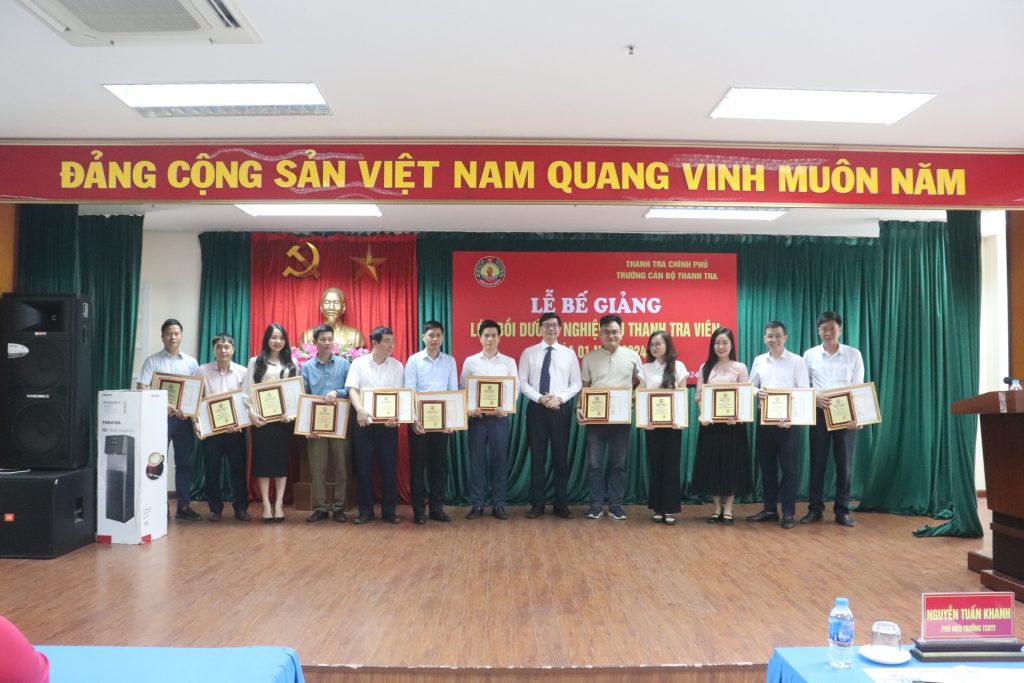 Bế giảng lớp Bồi dưỡng nghiệp vụ Thanh tra viên Khóa 01 năm 2024