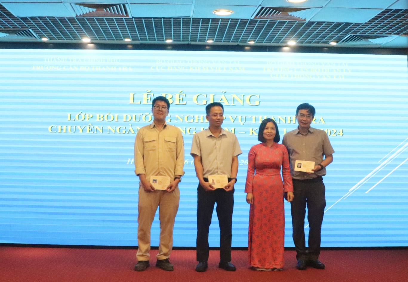 Lễ Bế giảng lớp bồi dưỡng nghiệp vụ thanh tra chuyên ngành đăng kiểm K01/2024