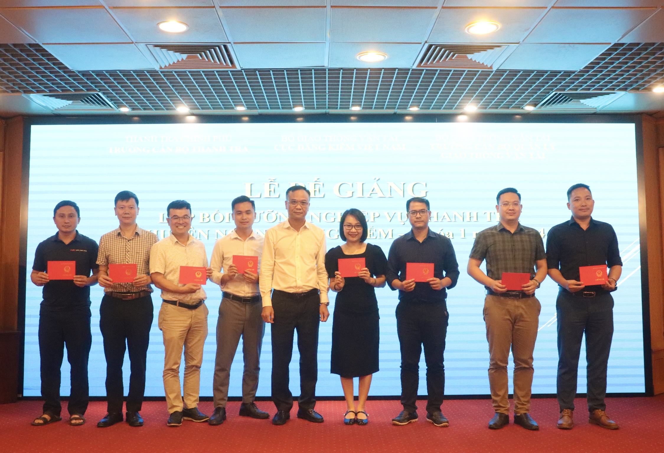 Lễ Bế giảng lớp bồi dưỡng nghiệp vụ thanh tra chuyên ngành đăng kiểm K01/2024
