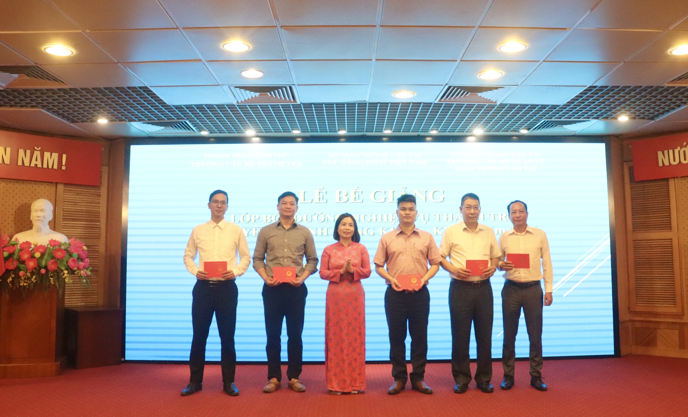 Lễ Bế giảng lớp bồi dưỡng nghiệp vụ thanh tra chuyên ngành đăng kiểm K01/2024