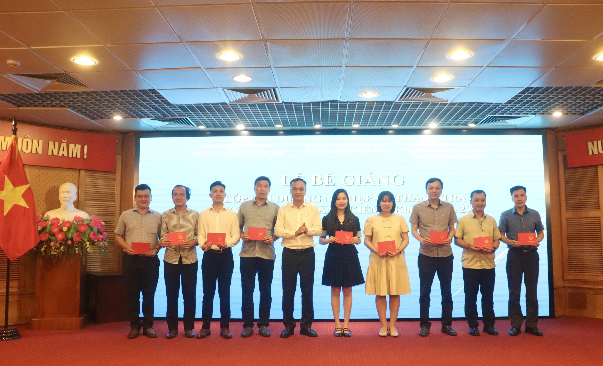 Lễ Bế giảng lớp bồi dưỡng nghiệp vụ thanh tra chuyên ngành đăng kiểm K01/2024