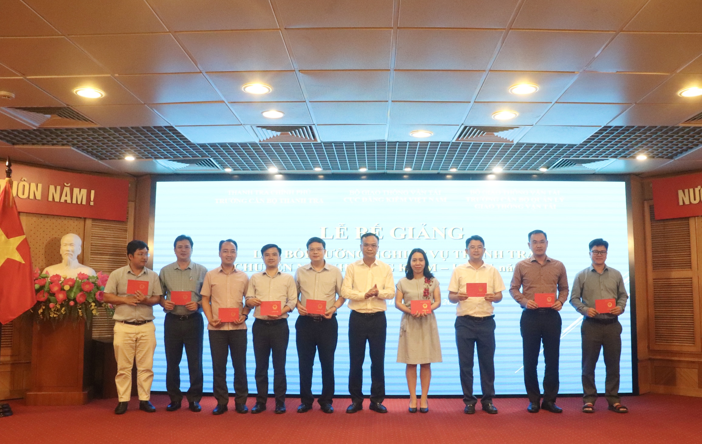 Lễ Bế giảng lớp bồi dưỡng nghiệp vụ thanh tra chuyên ngành đăng kiểm K01/2024