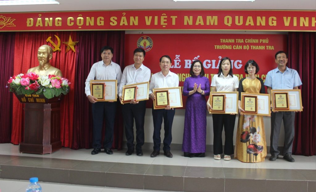 Bế giảng lớp Bồi dưỡng nghiệp vụ thanh tra viên chính Khóa 06 năm 2024