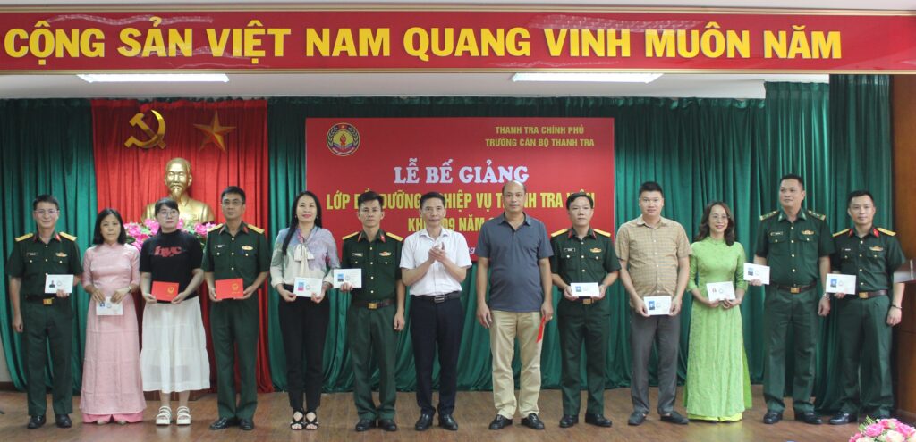 Lễ Bế giảng lớp bồi dưỡng nghiệp vụ thanh tra viên khóa 09 năm 2024