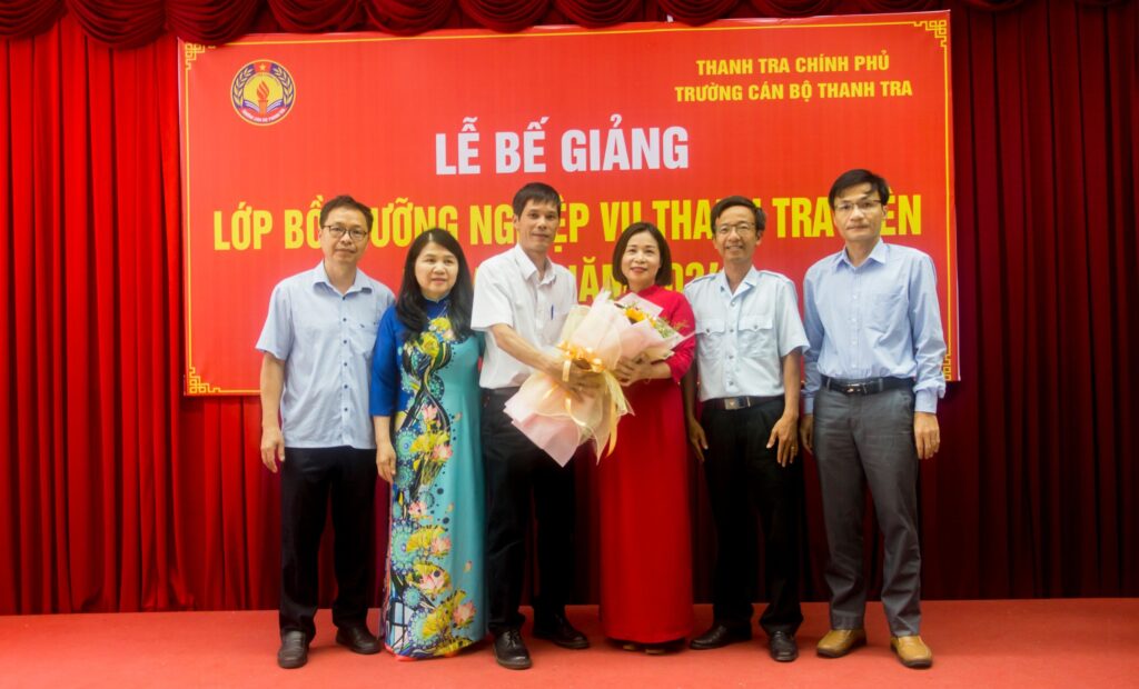 Bế giảng lớp Bồi dưỡng nghiệp vụ Thanh tra viên Khóa 06 năm 2024 tại Trung tâm Đào tạo, bồi dưỡng Nha trang