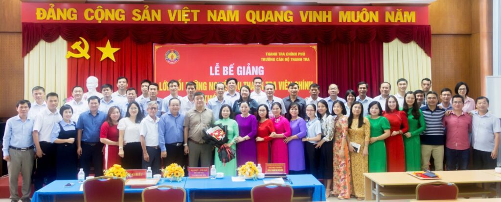 Bế giảng lớp Bồi dưỡng nghiệp vụ thanh tra viên chính Khóa 12 năm 2024