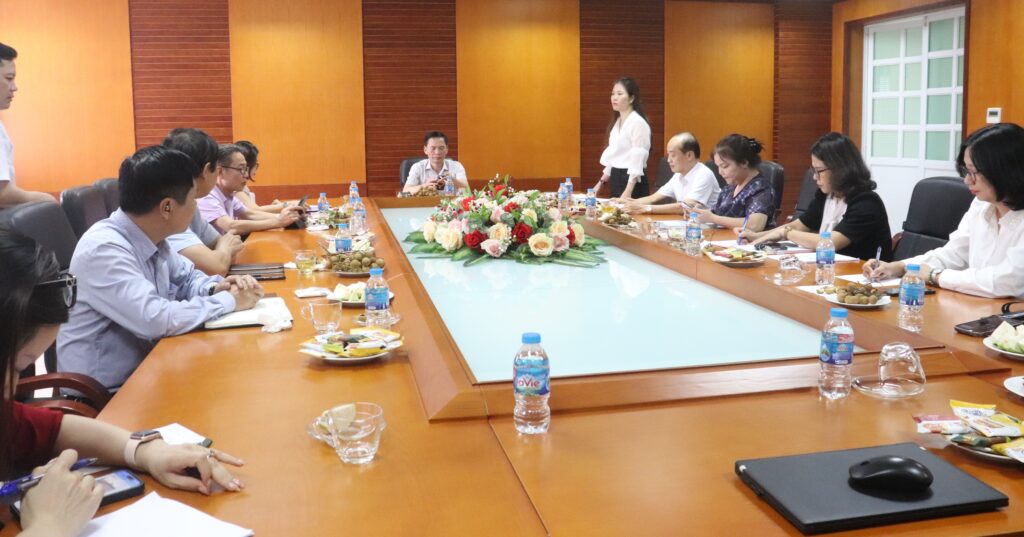 Hội thảo sinh hoạt chuyên môn: Về kiểm soát quyền lực nhằm phòng, chống tham nhũng, tiêu cực