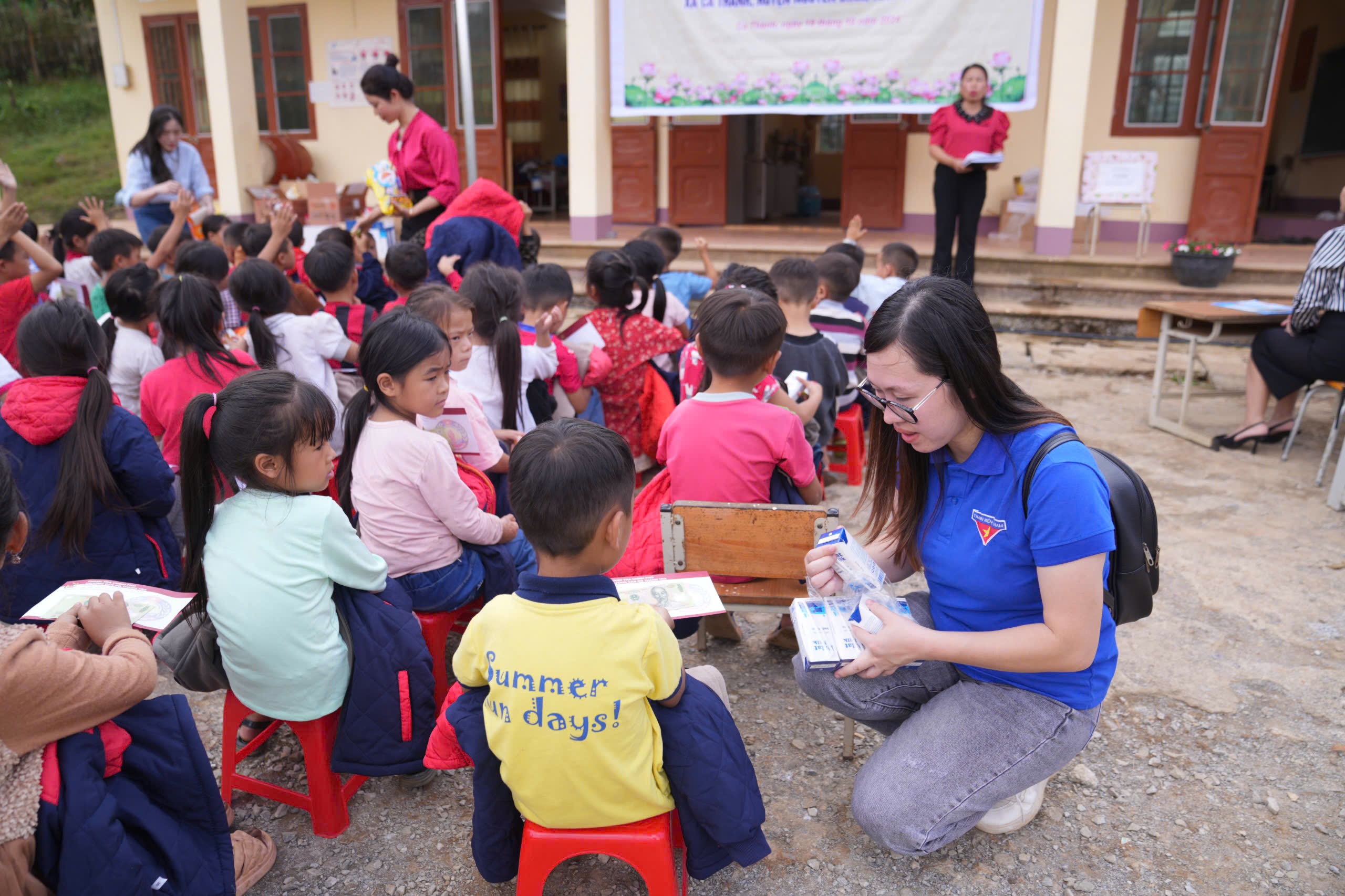 Trường Cán bộ Thanh tra tổ chức Chương trình thiện nguyện tại Cao Bằng