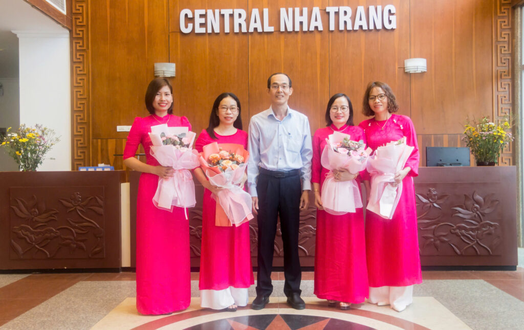 Kỷ niệm 115 năm ngày Quốc tế phụ nữ (08/3/1910 – 08/3/2025), 1985 năm khởi nghĩa Hai Bà Trưng (40-2025) và hưởng ứng “Tuần lễ Áo dài” do Tổng Liên đoàn Lao động Việt Nam phát động