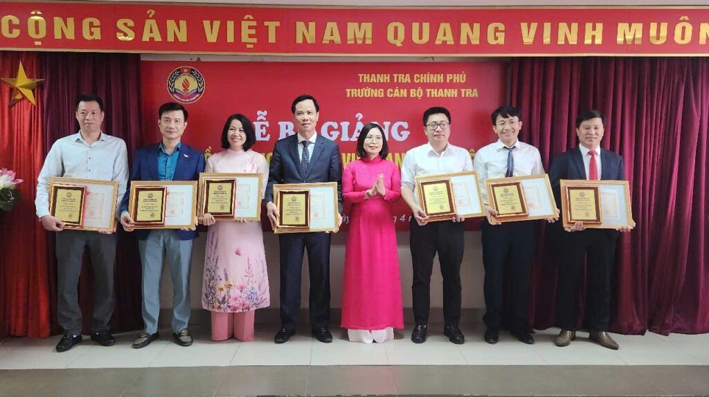 Bế giảng lớp Bồi dưỡng nghiệp vụ thanh tra viên Khóa 01 năm 2025