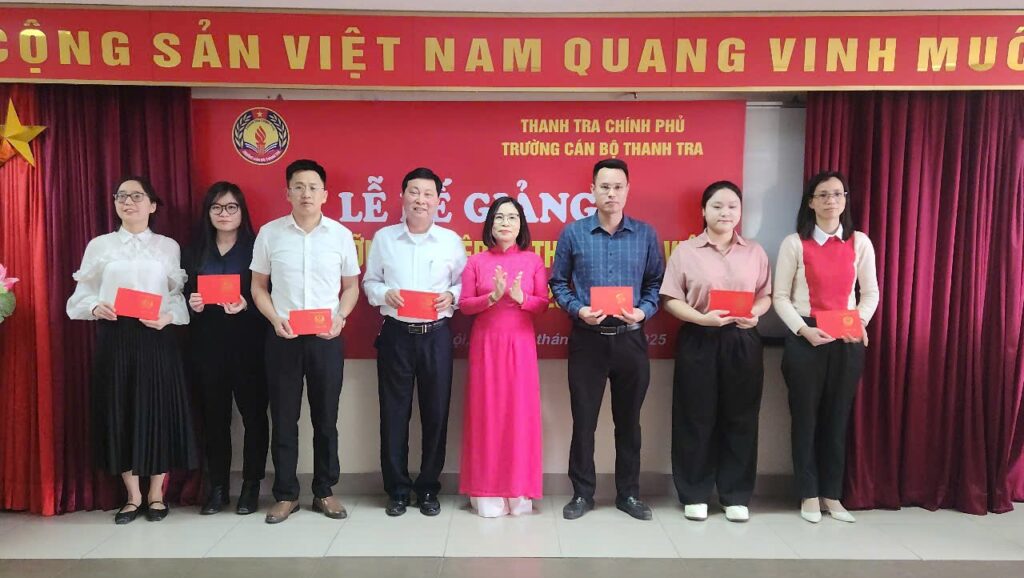 Bế giảng lớp Bồi dưỡng nghiệp vụ thanh tra viên Khóa 01 năm 2025