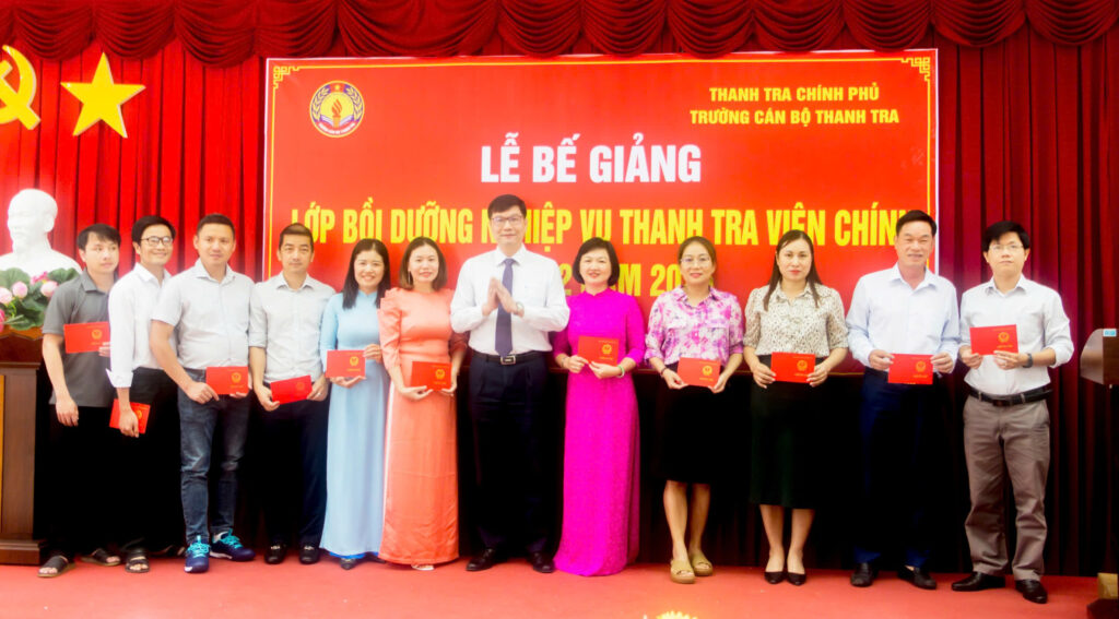 Bế giảng lớp Bồi dưỡng nghiệp vụ thanh tra viên chính Khóa 02 năm 2025