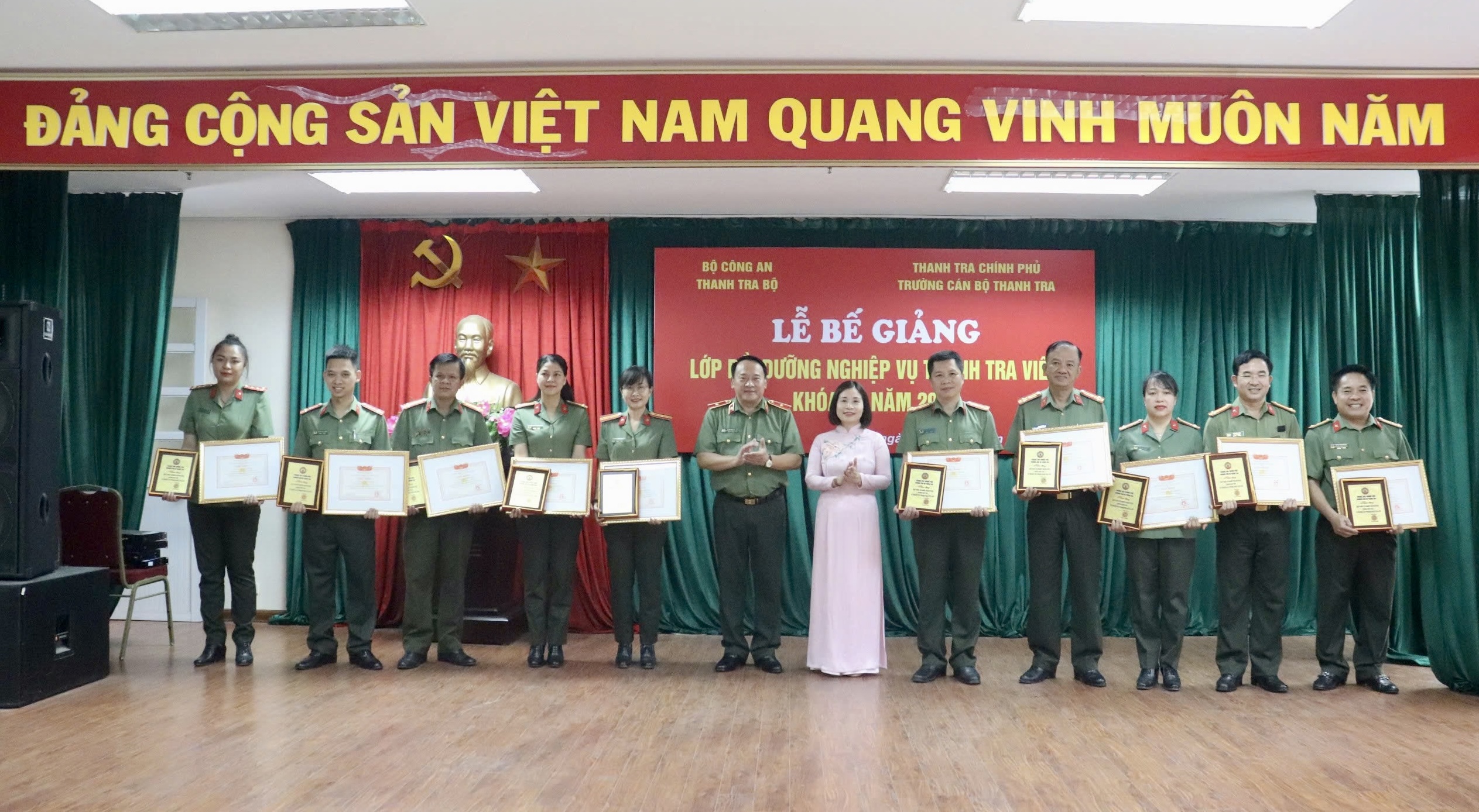 Lễ Bế giảng lớp Bồi dưỡng nghiệp vụ thanh tra viên Khóa 03 năm 2025