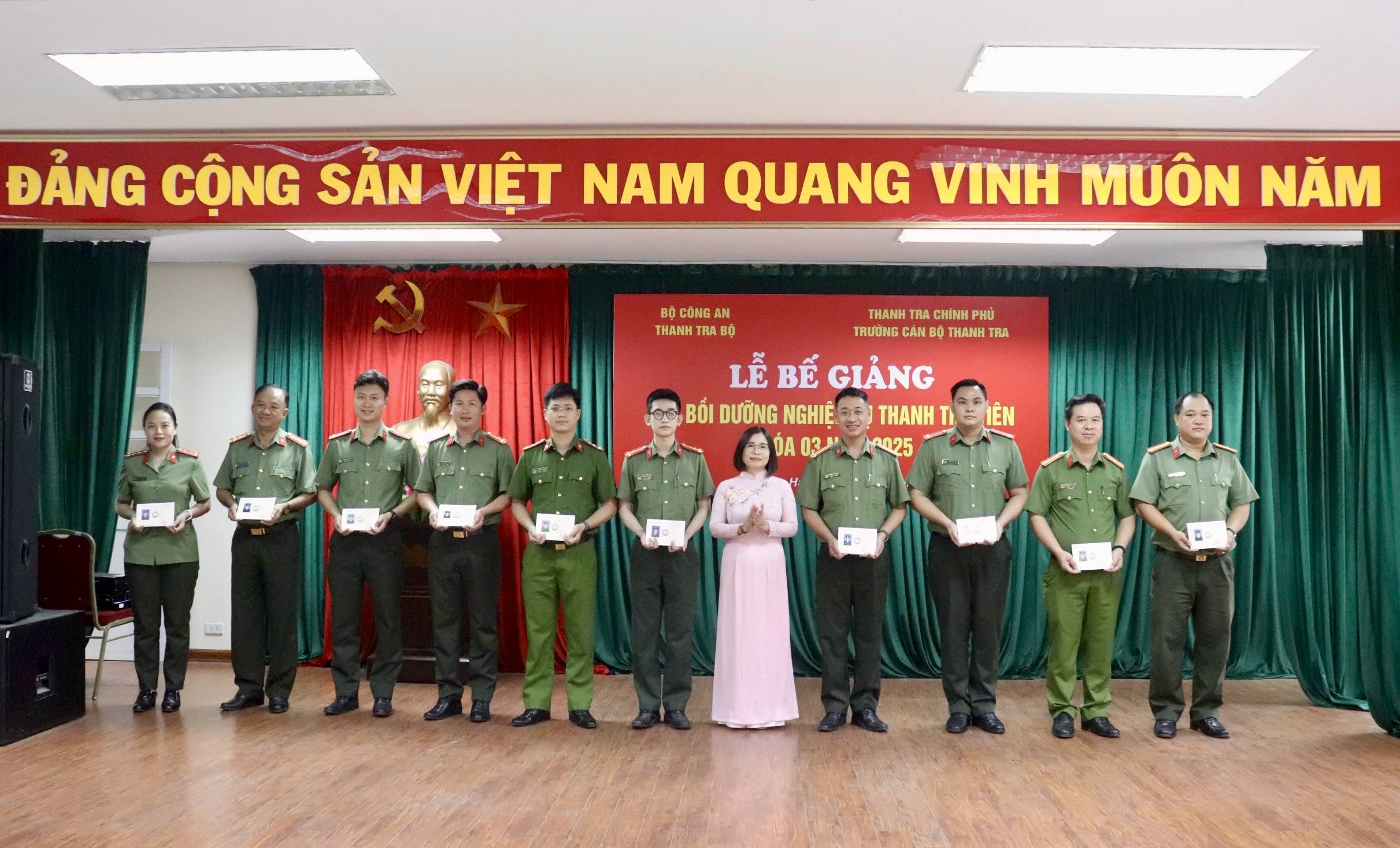 Lễ Bế giảng lớp Bồi dưỡng nghiệp vụ thanh tra viên Khóa 03 năm 2025