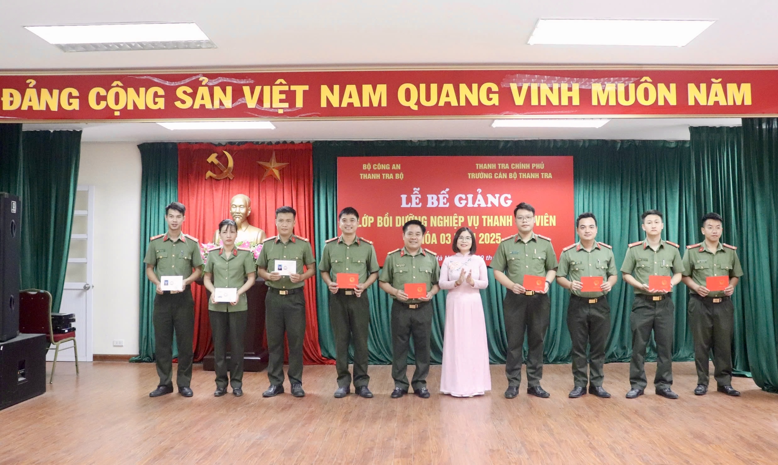 Lễ Bế giảng lớp Bồi dưỡng nghiệp vụ thanh tra viên Khóa 03 năm 2025