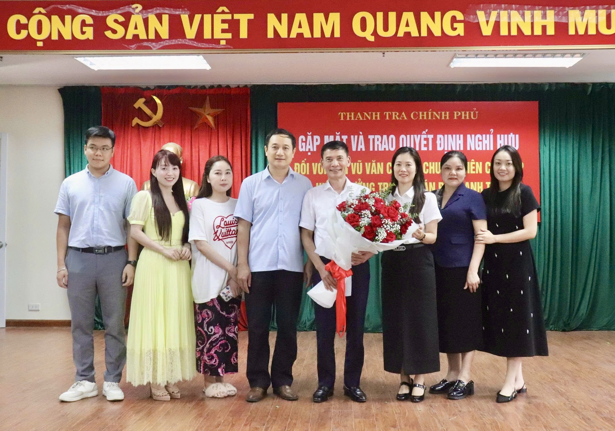 Thanh tra Chính phủ trao quyết định nghỉ hưu đối với thầy Vũ Văn Chiến, Thanh tra viên cao cấp, Hiệu trưởng Trường Cán bộ Thanh tra