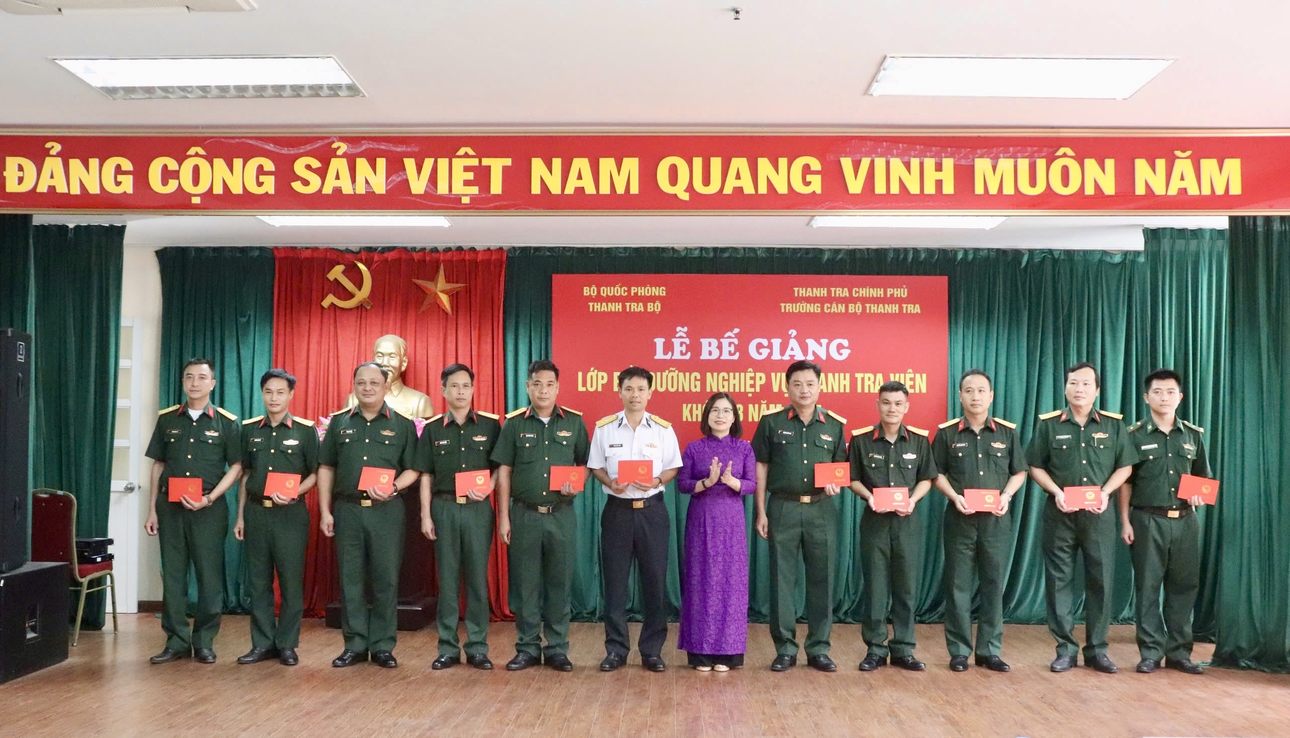 Bế giảng lớp bồi dưỡng nghiệp vụ thanh tra viên khóa 08 năm 2025