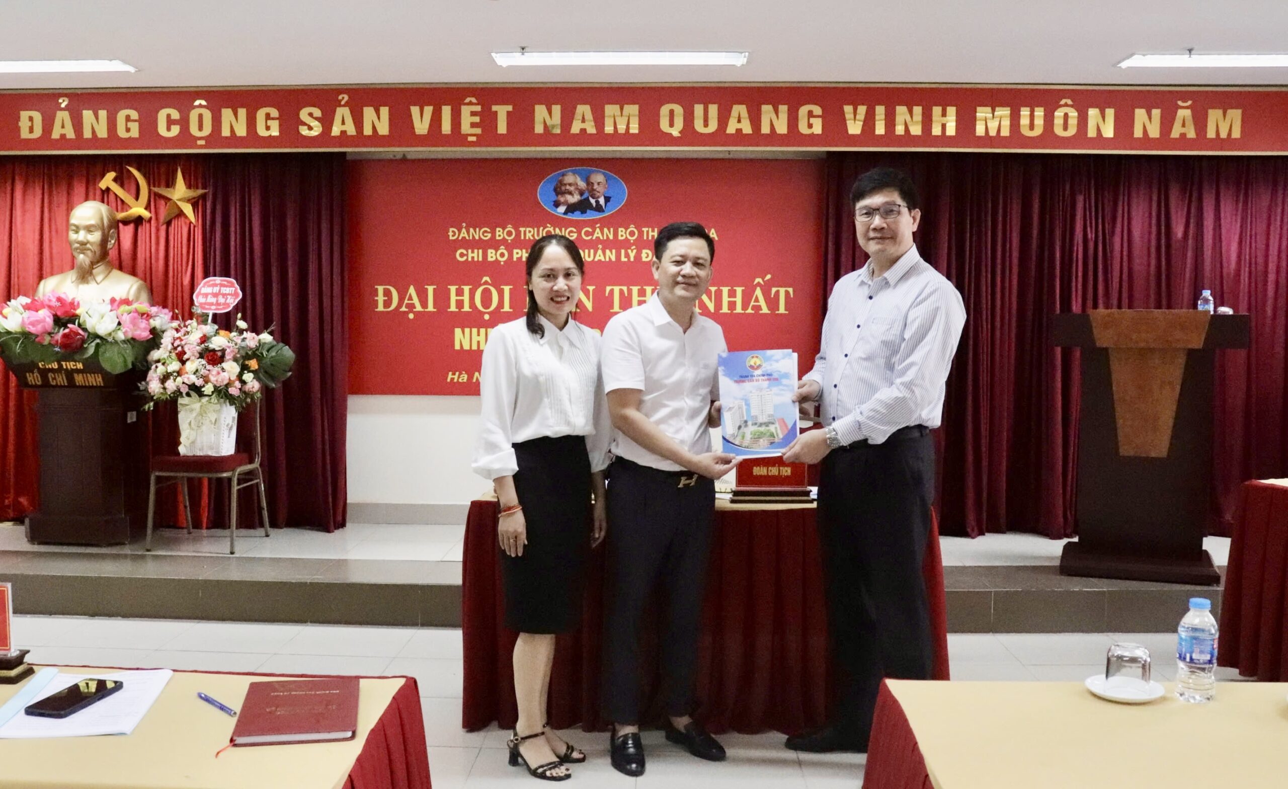 Chi bộ Phòng Quản lý đào tạo: Tăng cường đoàn kết, hoàn thành xuất sắc nhiệm vụ chính trị được giao