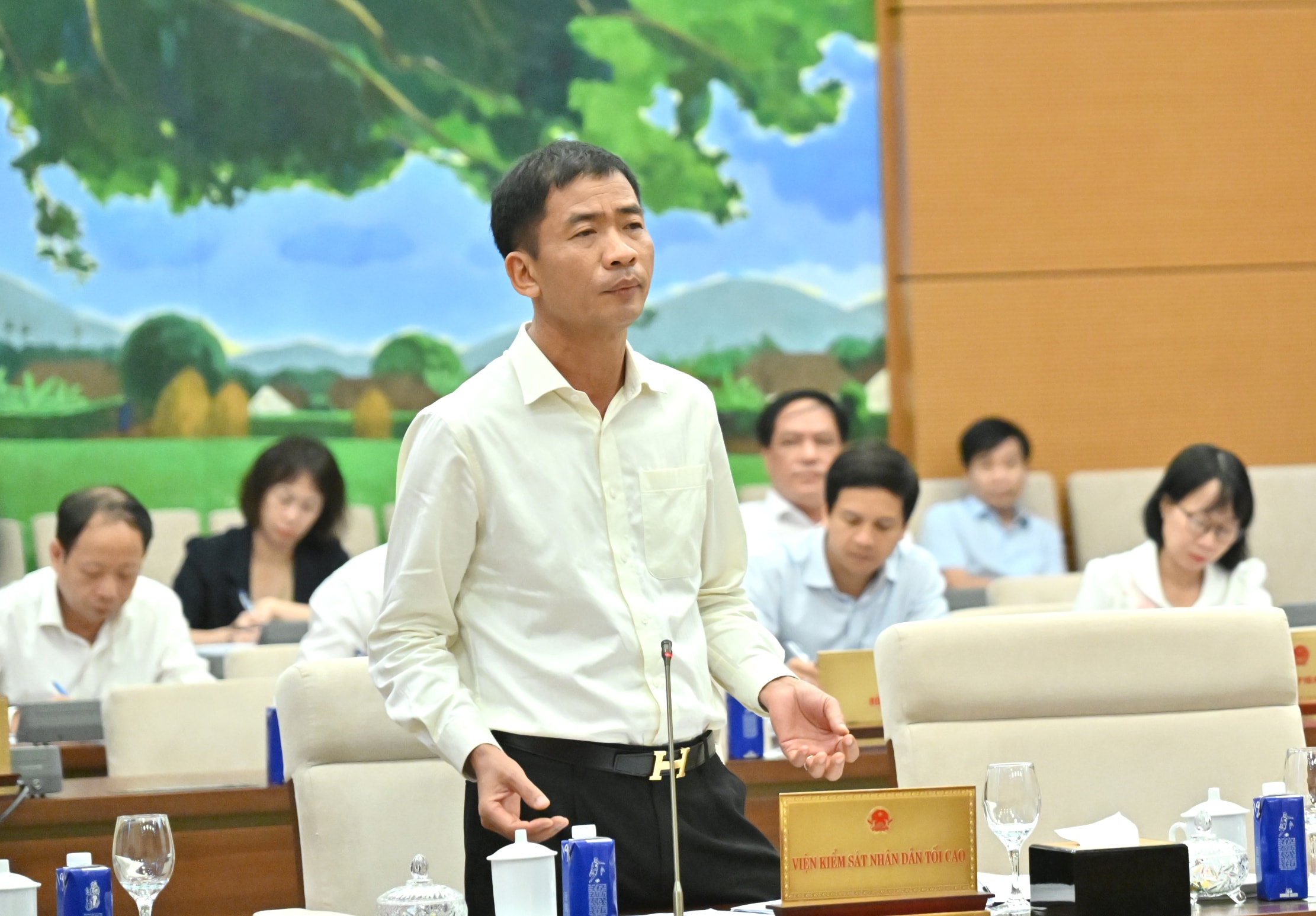 Dự thảo Luật sửa đổi, bổ sung một số điều của Luật Tiếp công dân, Luật Khiếu nại, Luật Tố cáo: Chủ tịch UBND tỉnh, xã không được ủy quyền tiếp công dân