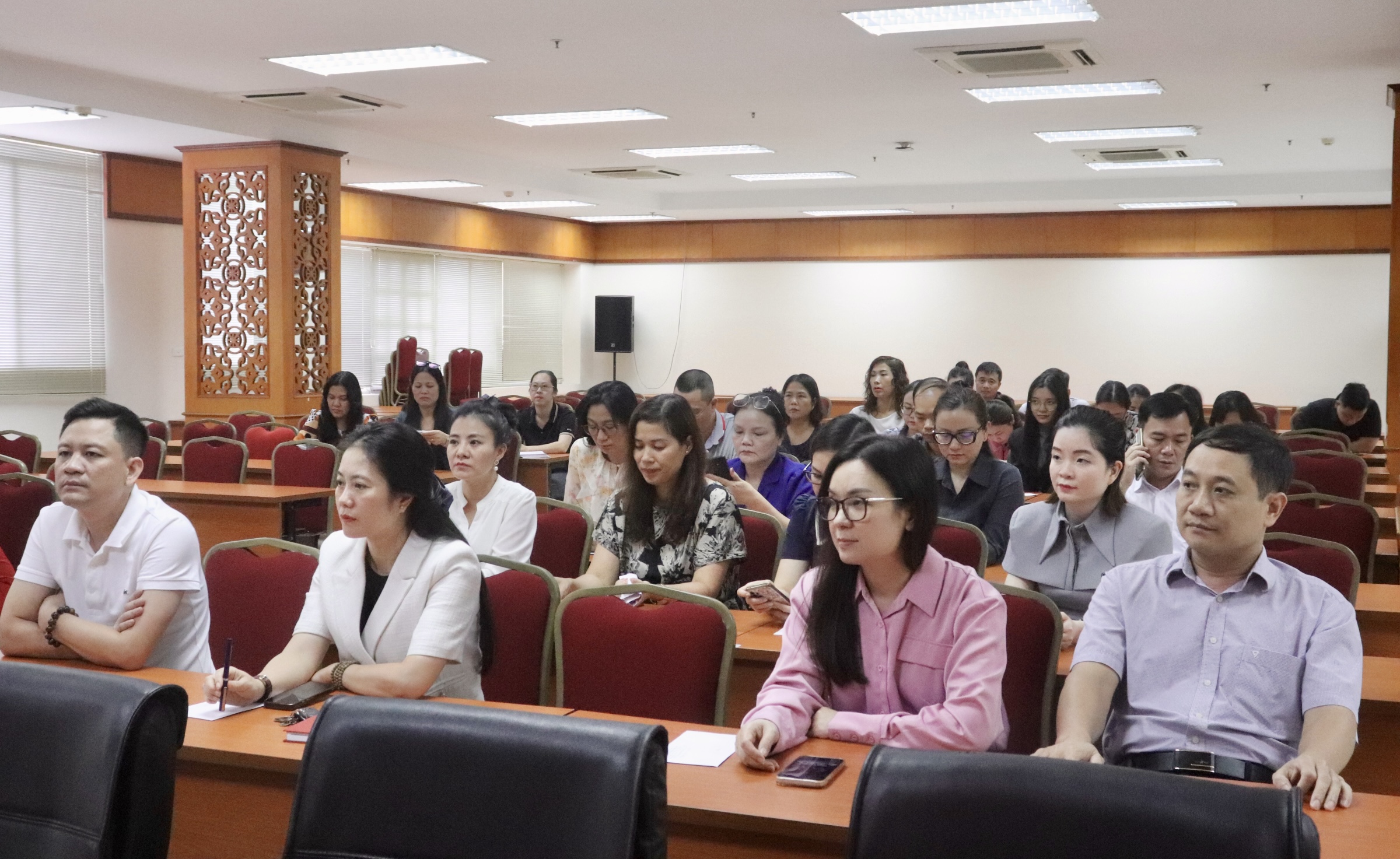 Trường Cán bộ thanh tra phát động ủng hộ đồng bào bị thiệt hại do cơn bão số 10 (Bualoi)