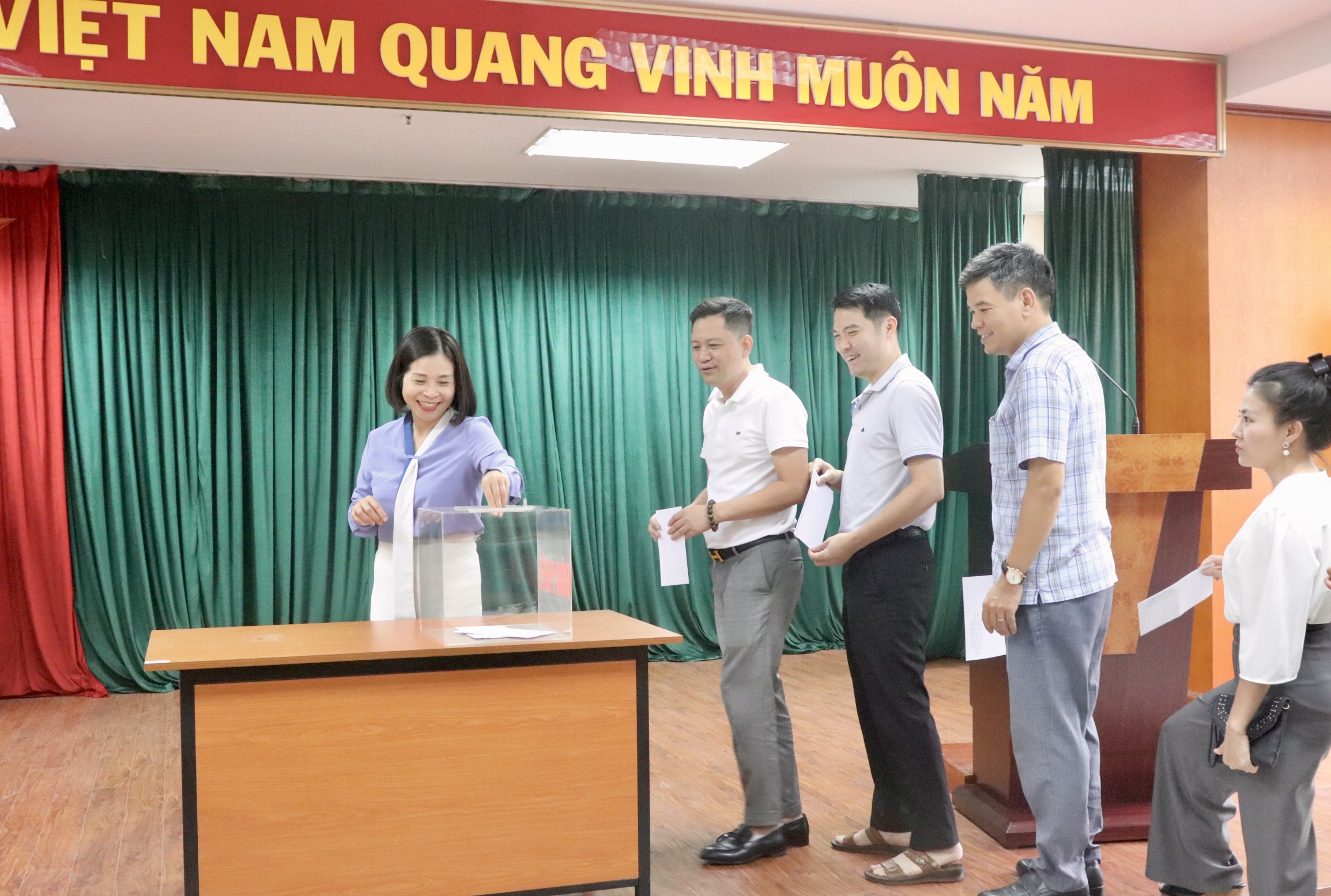 Trường Cán bộ thanh tra phát động ủng hộ đồng bào bị thiệt hại do cơn bão số 10 (Bualoi)