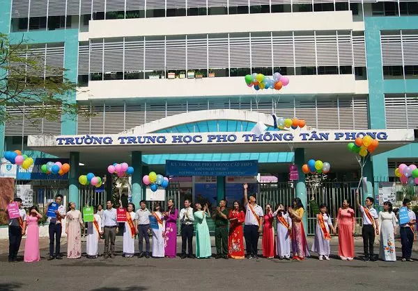 đánh giá Trường THPT Tân Phong có tốt không
