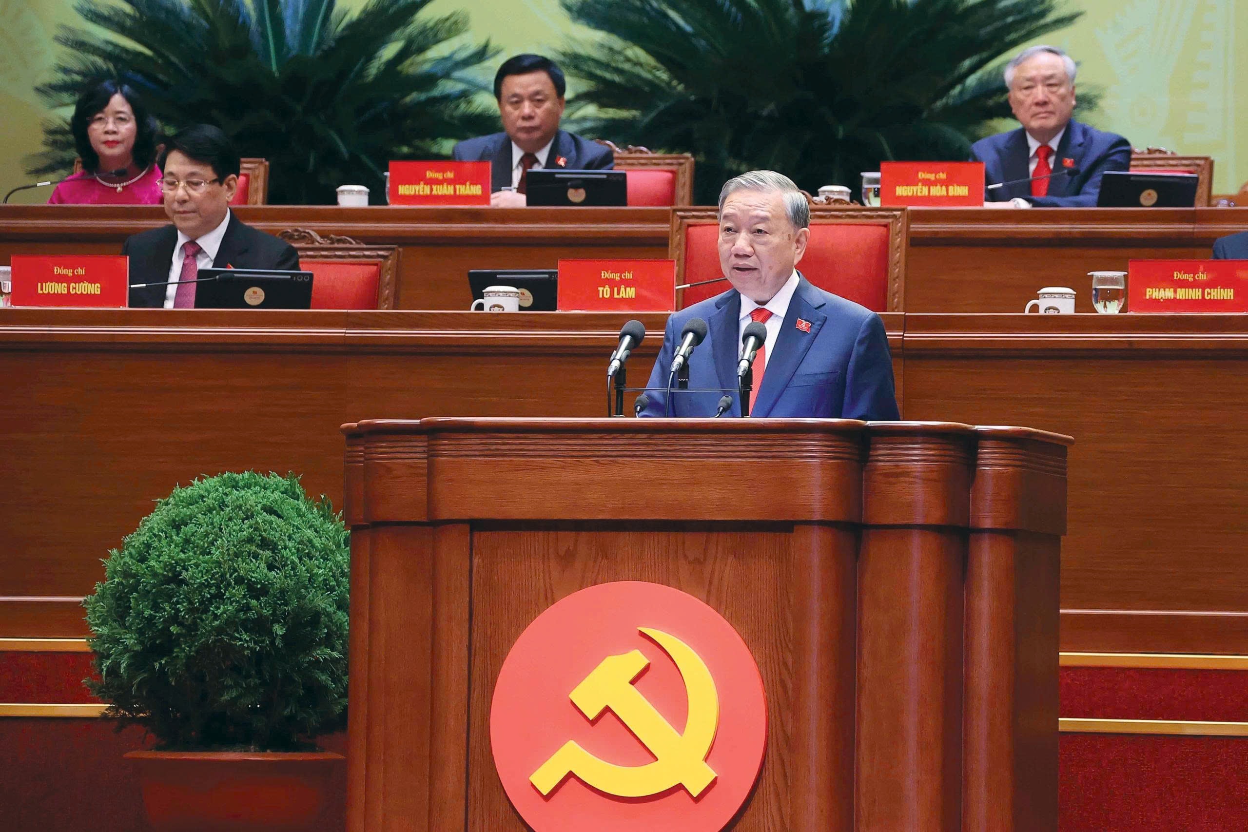 Chung sức đồng lòng, giữ vững niềm tin, nêu cao trách nhiệm, phát huy trí tuệ, khơi dậy khát vọng; làm cho mỗi năm, mỗi tháng, mỗi ngày sau Đại hội đều có kết quả cụ thể, có chuyển biến thực chất