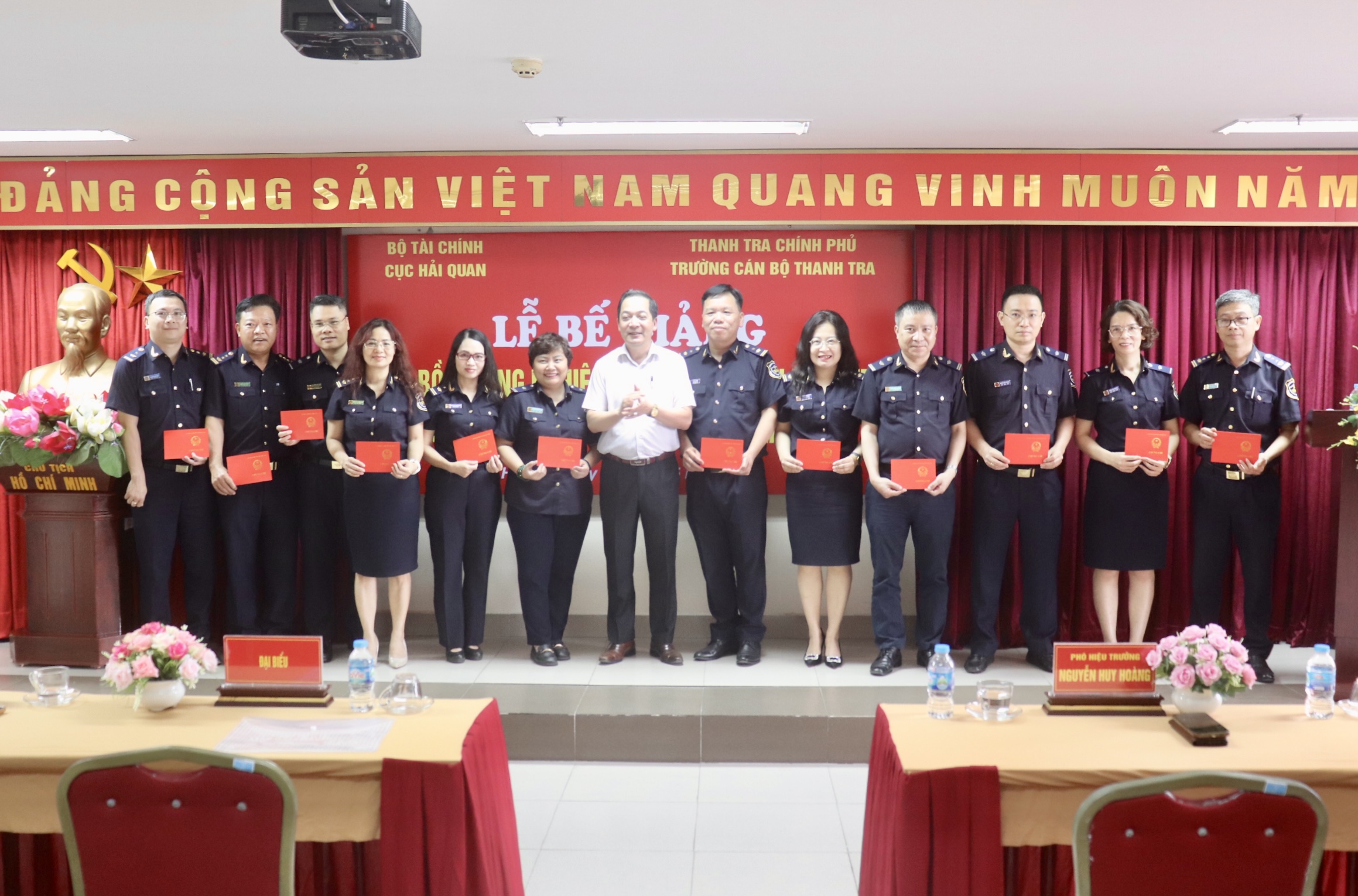 Bế giảng lớp bồi dưỡng nghiệp vụ Trưởng đoàn kiểm tra chuyên ngành Hải quan khóa 01/2026