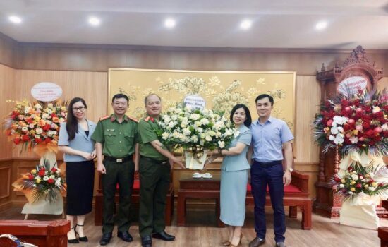 Đoàn Trường Cán bộ Thanh tra chúc mừng Thanh tra Bộ Công an nhân kỷ niệm 59 năm Ngày truyền thống lực lượng Thanh tra Công an Nhân dân