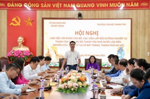 Đoàn Thanh tra Nhà nước Lào thực tế tại xã Bát Tràng, TP Hà Nội